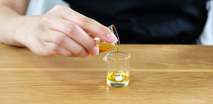 精油 エッセンシャルオイル アロマスプレー 作り方