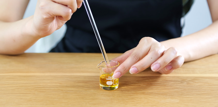 精油 エッセンシャルオイル アロマスプレー 作り方